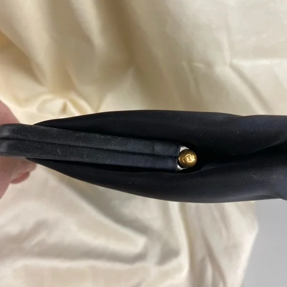 Vintage 1960s Andé Black Satin Evening Bag Gold Frame Collapsible Handle Clutch - Picture 9 of 9